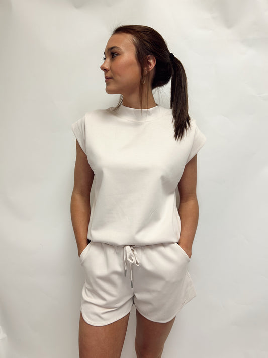 Travelin' Girl set- top